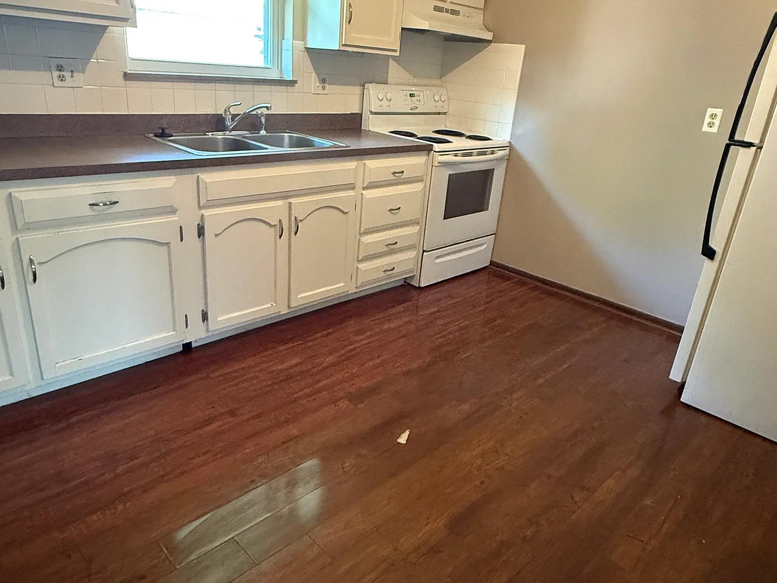 2 bed, $1,000 — Photo 2