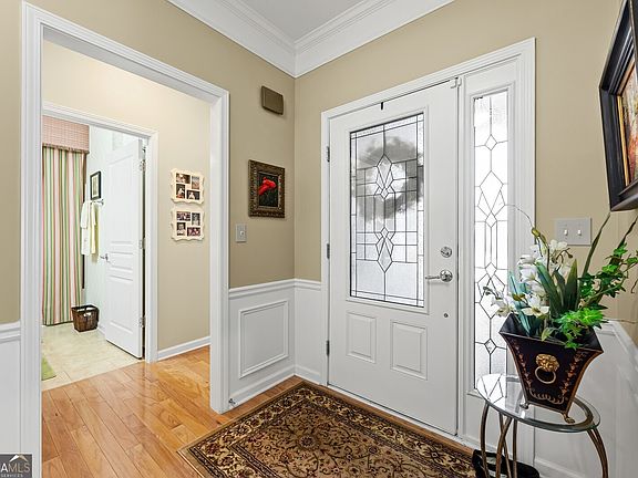 5th image of 1081 Spring Station Rd