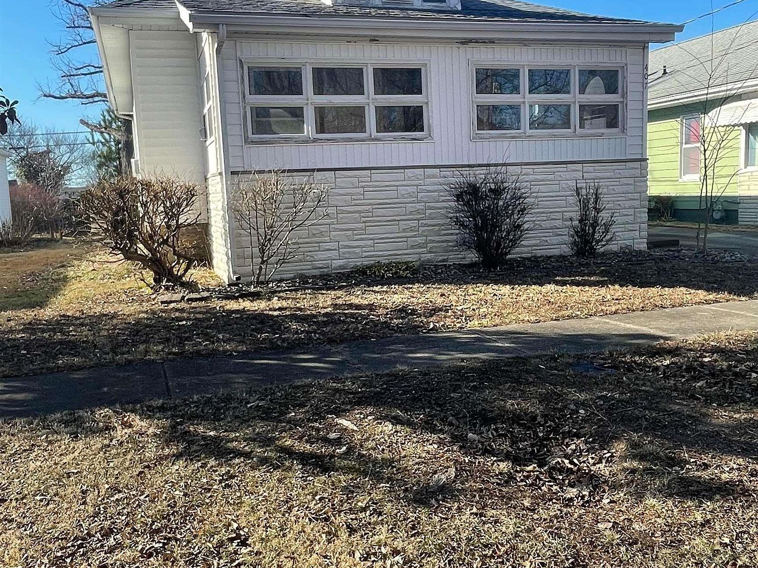 407 S Broadway St, Sesser, IL 62884 Zillow