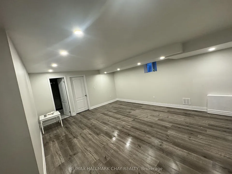 12 Brethby St #BASEMENT