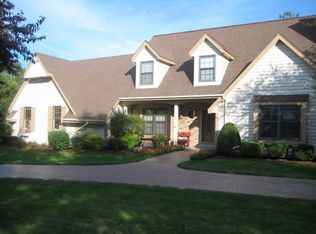 520 Pebble Creek Pass, Wales, WI 53183