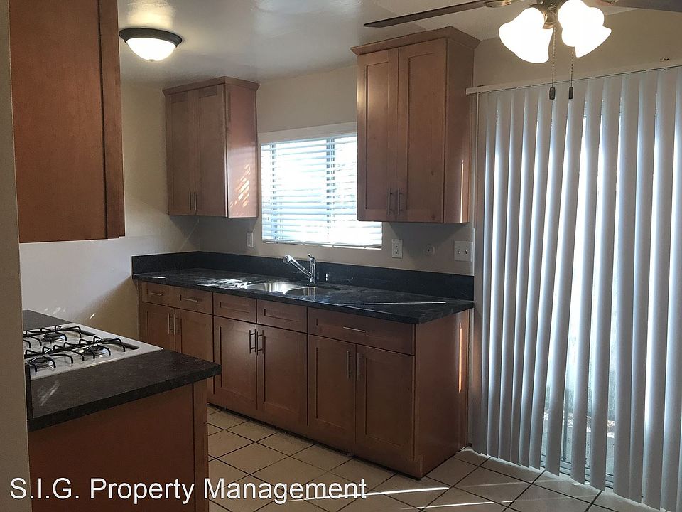 1st image of 250 W Howard St #3