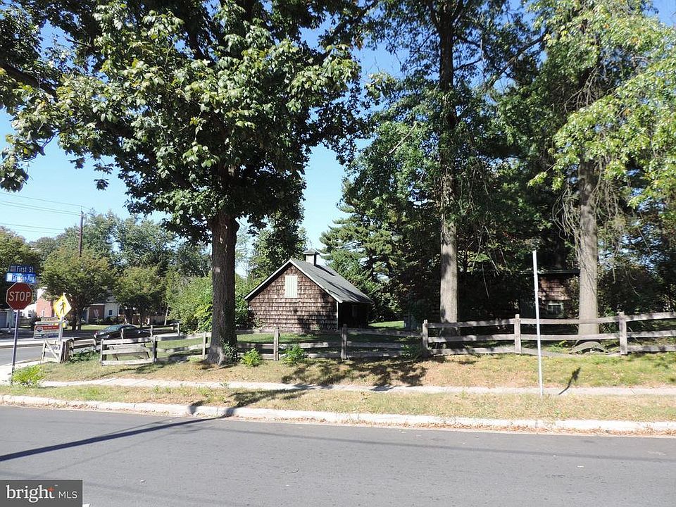 1st image of 904 Grandin Ave