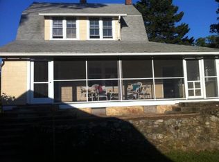 30 Jordan Cove Cir, Waterford, CT 06385