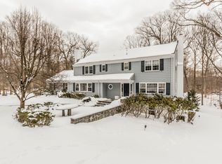 37 Byfield Ln, Greenwich, CT 06830