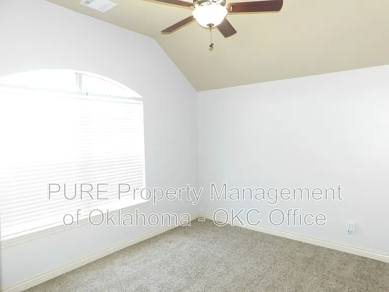 1100 Kelsi Dr — Photo 17