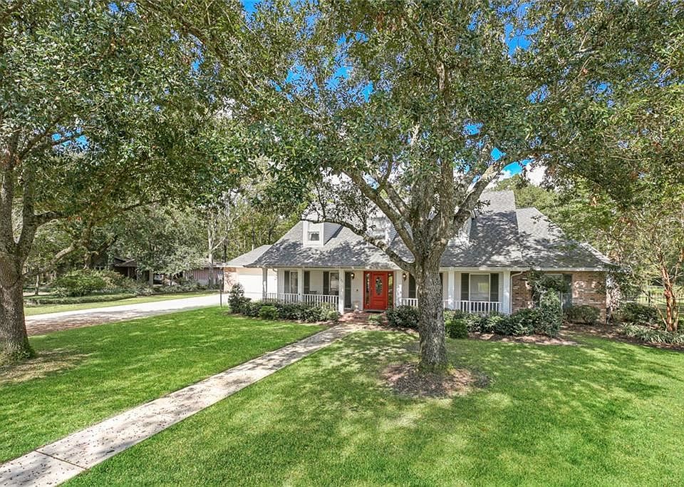 1st image of 120 Riverwood Dr