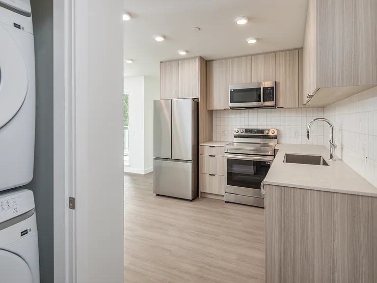 633 Gardena Dr — Photo 5