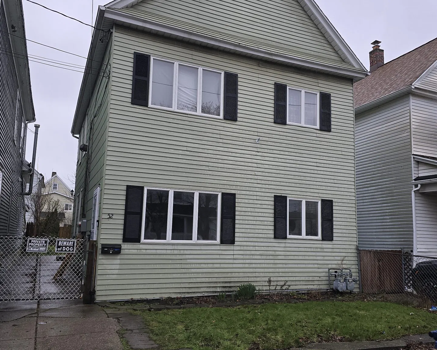 3 bed, 1000 sqft, $1,300 — Photo 1