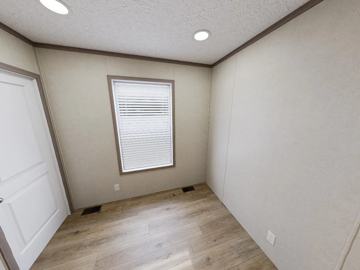 Available Soon 2 Bed 1 Bath Open Floor Plan — Photo 4
