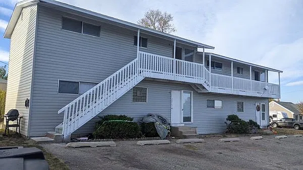 1 bed, $700 — Photo 1