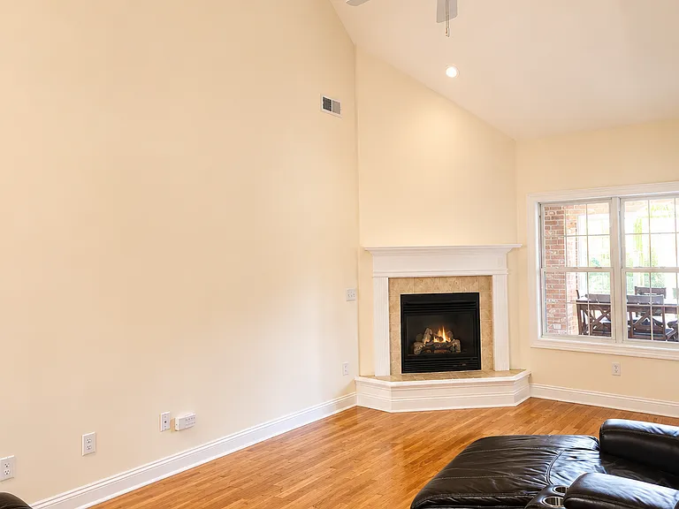 6102 Northshore Dr — Photo 3