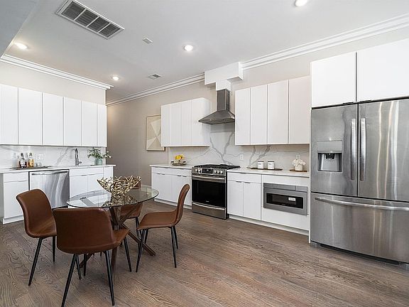 4th image of 196 Delaware Ave #2