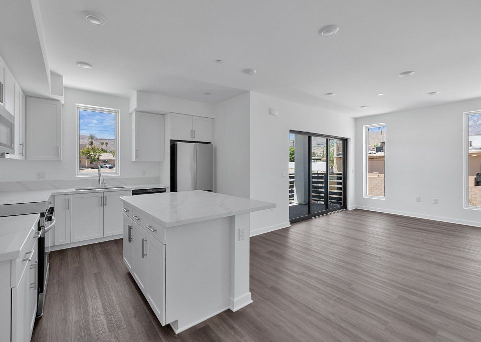 1st image of 68550 Grove St #202