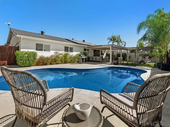 9911 Via Debbie, Santee, CA 92071