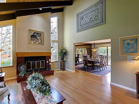 5th image of 887 McGlinchey Dr
