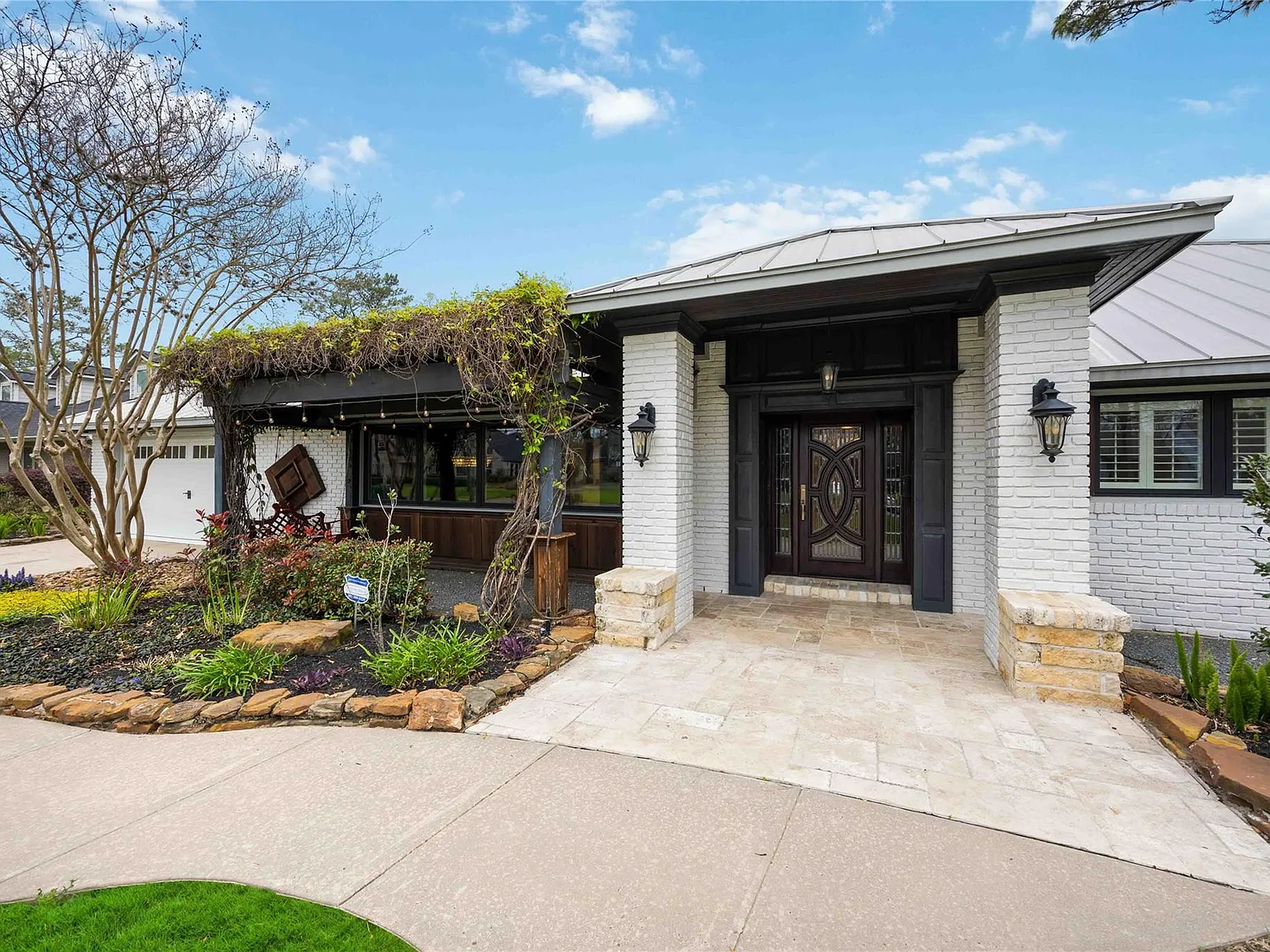 4 bed, 4.5 bath, 3814 sqft, $5,900 — Photo 3