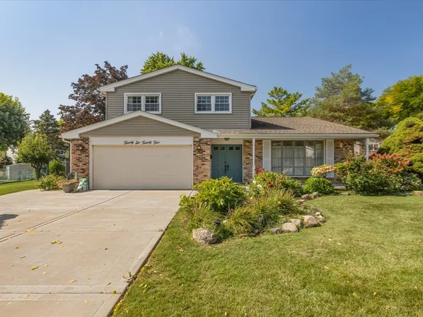 2624 N Prindle Ave, Arlington Heights, IL 60004