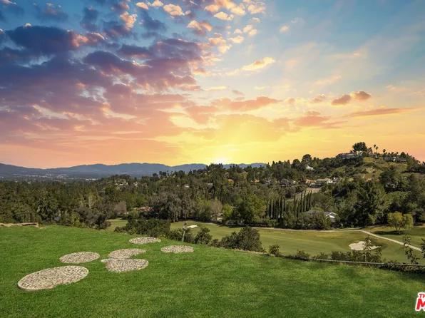 3970 Ellenita Ave, Tarzana, CA 91356