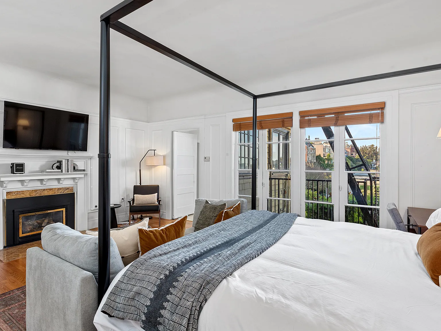 2621 Divisadero St — Photo 2