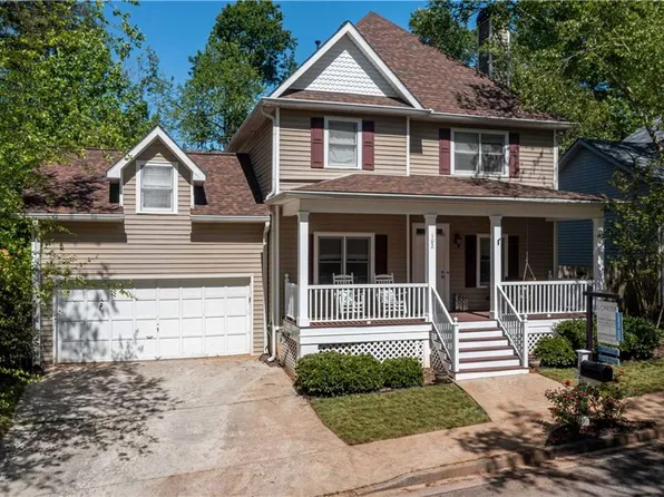 102 Glenlake Commons Dr, Decatur, GA 30030