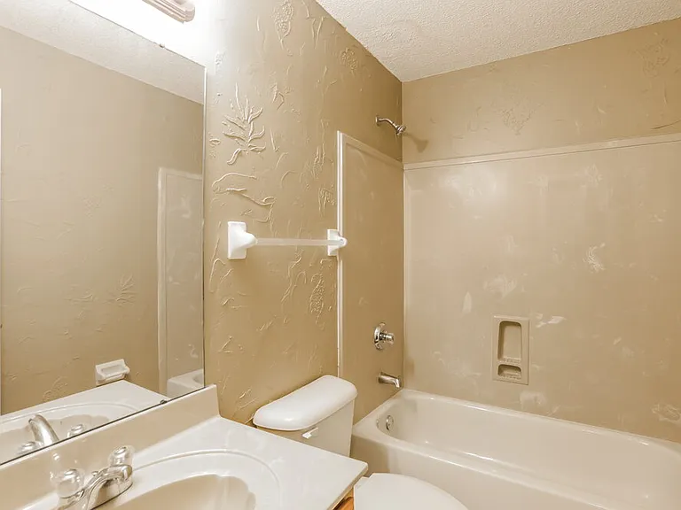 4941 Wemberley Dr — Photo 15