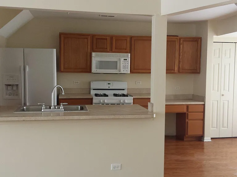 902 Symphony Dr — Photo 6