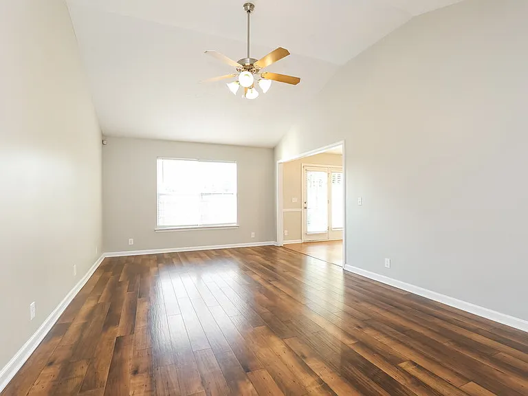 8864 Cressent Glen Ct — Photo 4