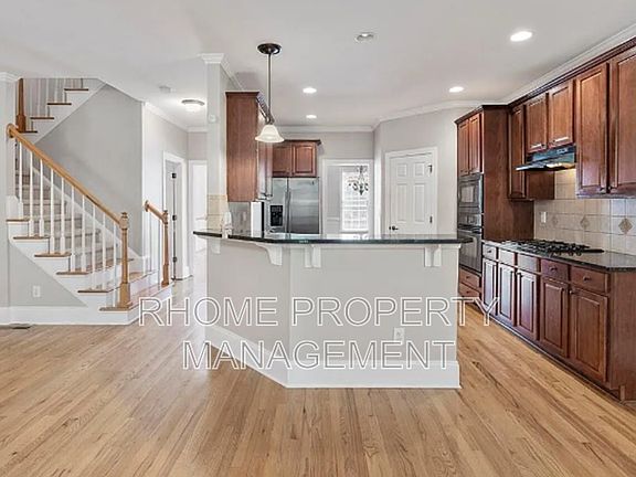 5th image of 3014 Gaston Cir SE