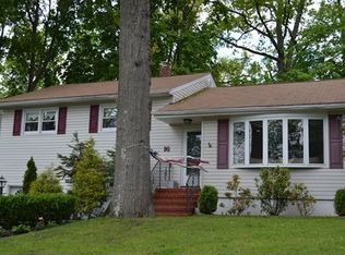 16 Daniel Dr, Cedar Grove, NJ 07009