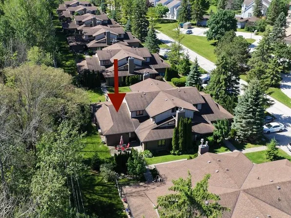 9 Trafalgar Rd, Collingwood, ON L9Y 5G4