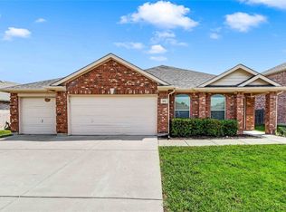 102 Robin Ln, Forney, TX 75126