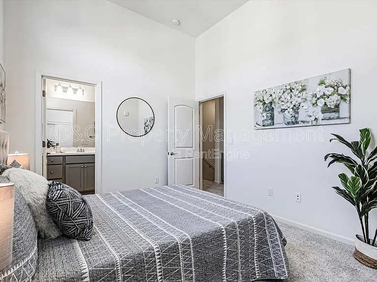 379 Lundy Pl — Photo 13