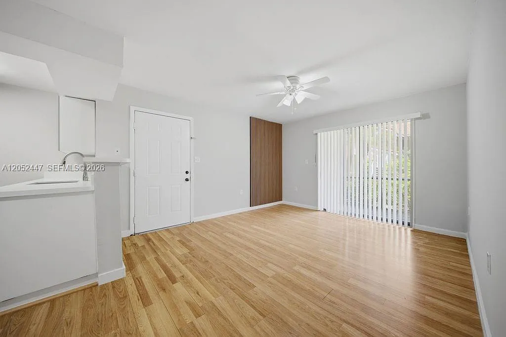 Biscayne Beach Club Condo — Photo 2