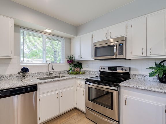 4th image of 11016 N Coggins Dr