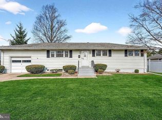 3 Delotto Dr, Hamilton, NJ 08619