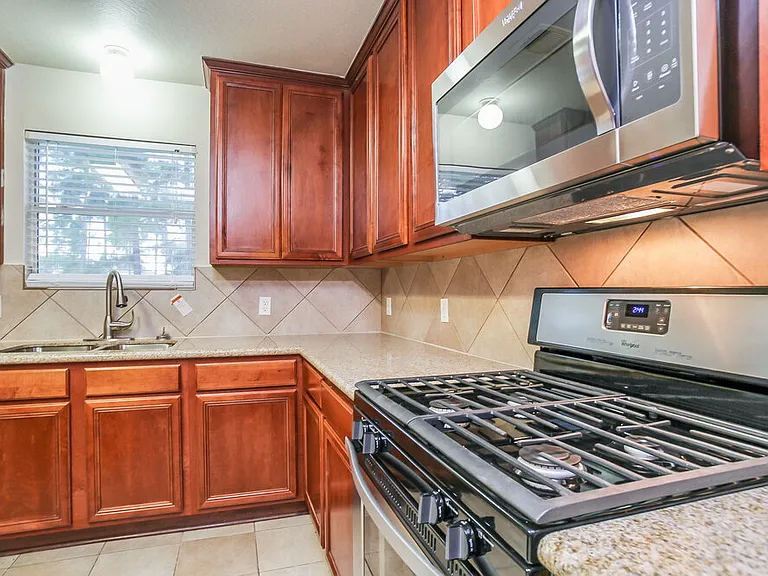 14819 Olde Manor Ln — Photo 7