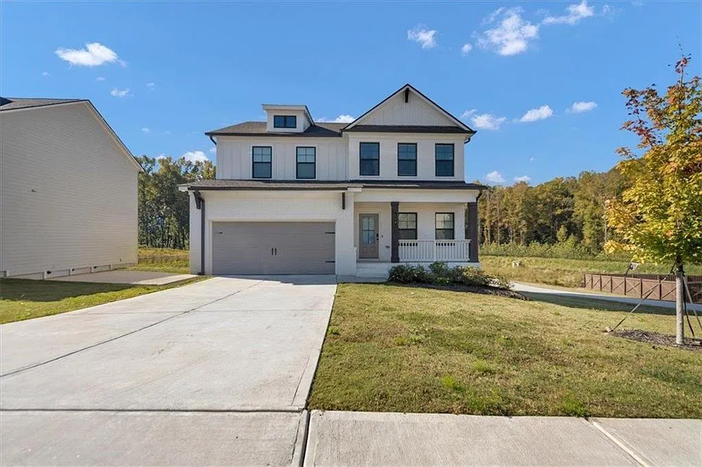 5 bed, 3.5 bath, 2405 sqft, $3,000 — Photo 1