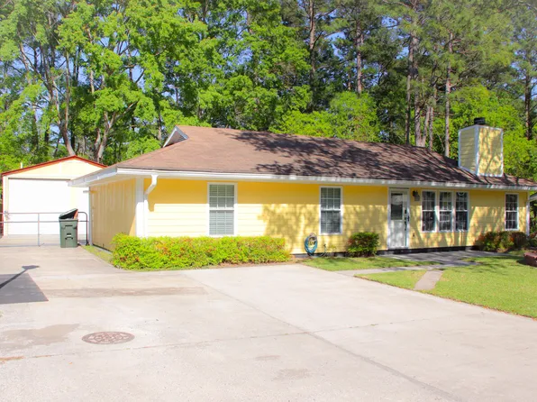 104 Pine Ct, Summerville, SC 29486
