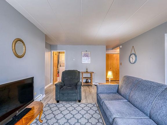 4th image of 6530 W 94th Pl