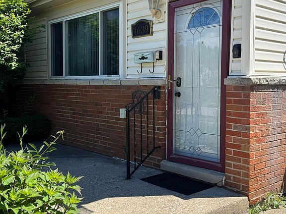 3rd image of 1639 Winifred St
