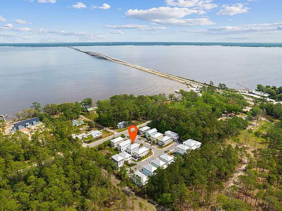 3rd image of 30 Lighthouse Pointe Blvd