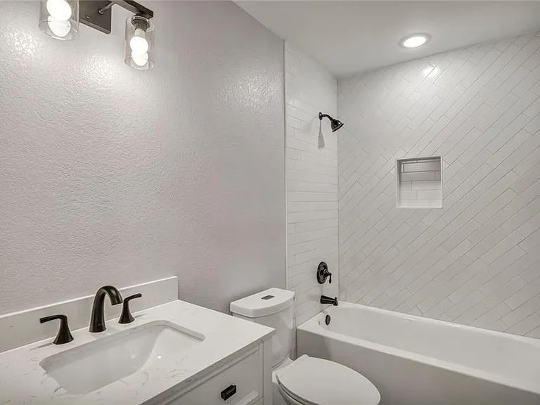 16804 Pocono Dr — Photo 11