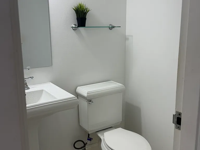 17021 N Bay Rd #9 — Photo 6