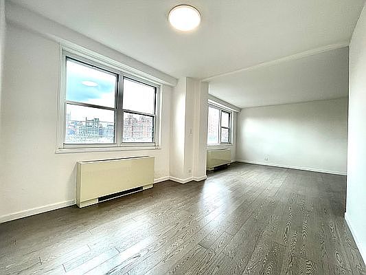 5th image of 360 W 22nd St APT 9B