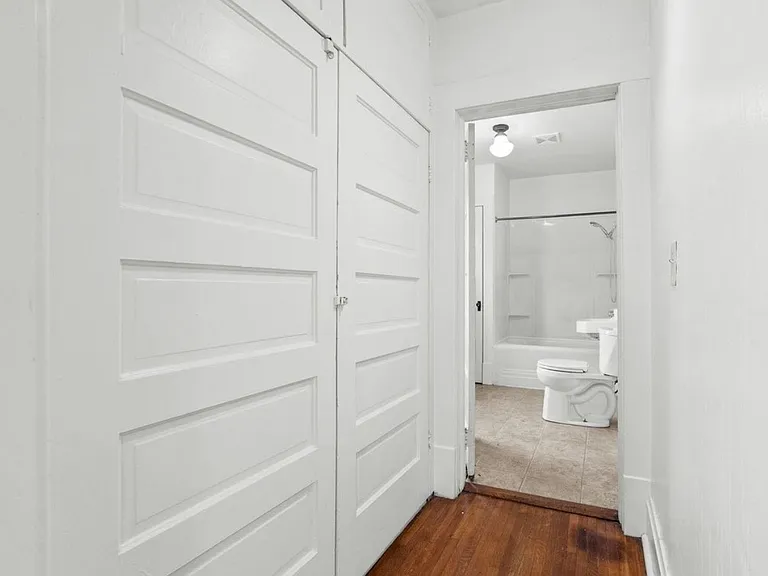 1027 W Maxwell Ave #2 — Photo 14
