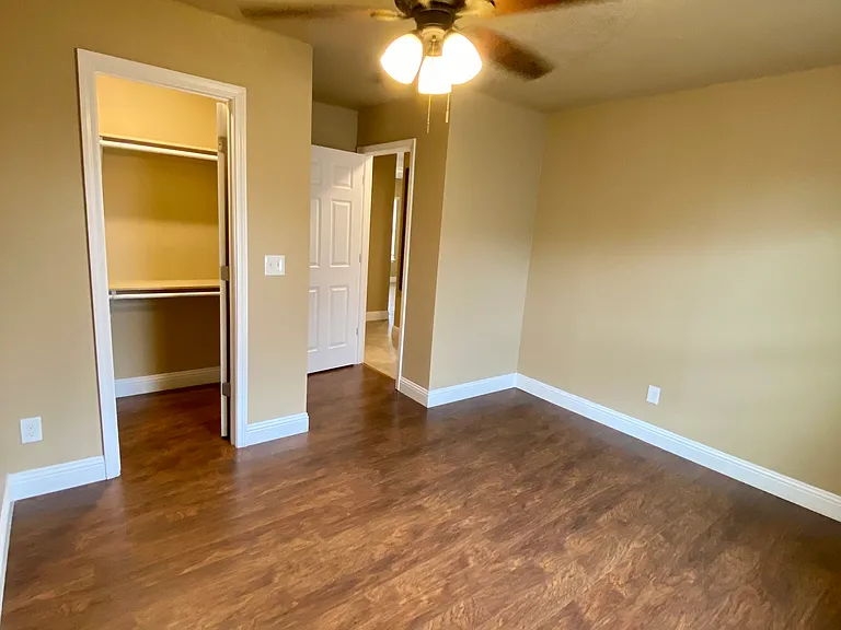 4456 W Wedington Dr — Photo 9