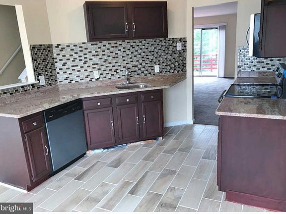 3rd image of 106 McMullen Cir