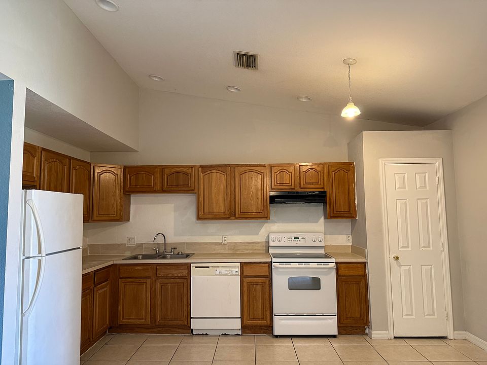 1st image of 1120 Gordon Ave S #1120