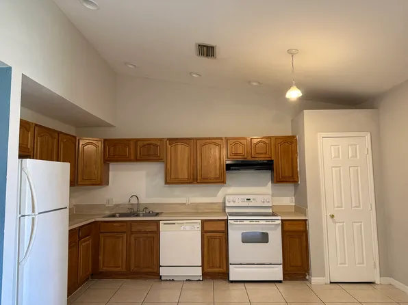 1120 Gordon Ave S #1120, Lehigh Acres, FL 33973